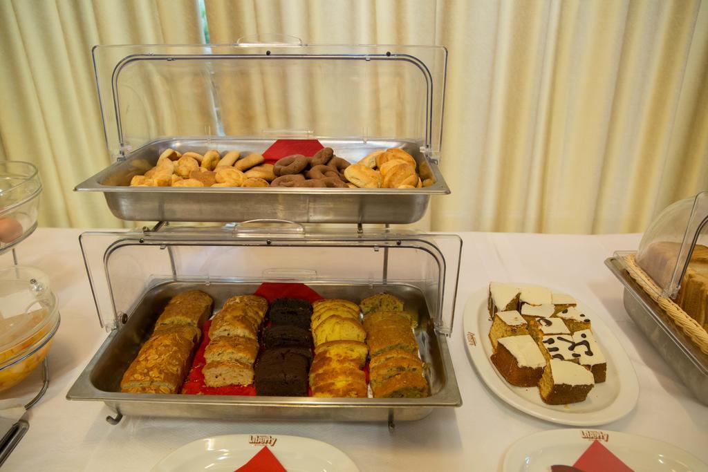 Hotel Liberty Mesolóngion 외부 사진