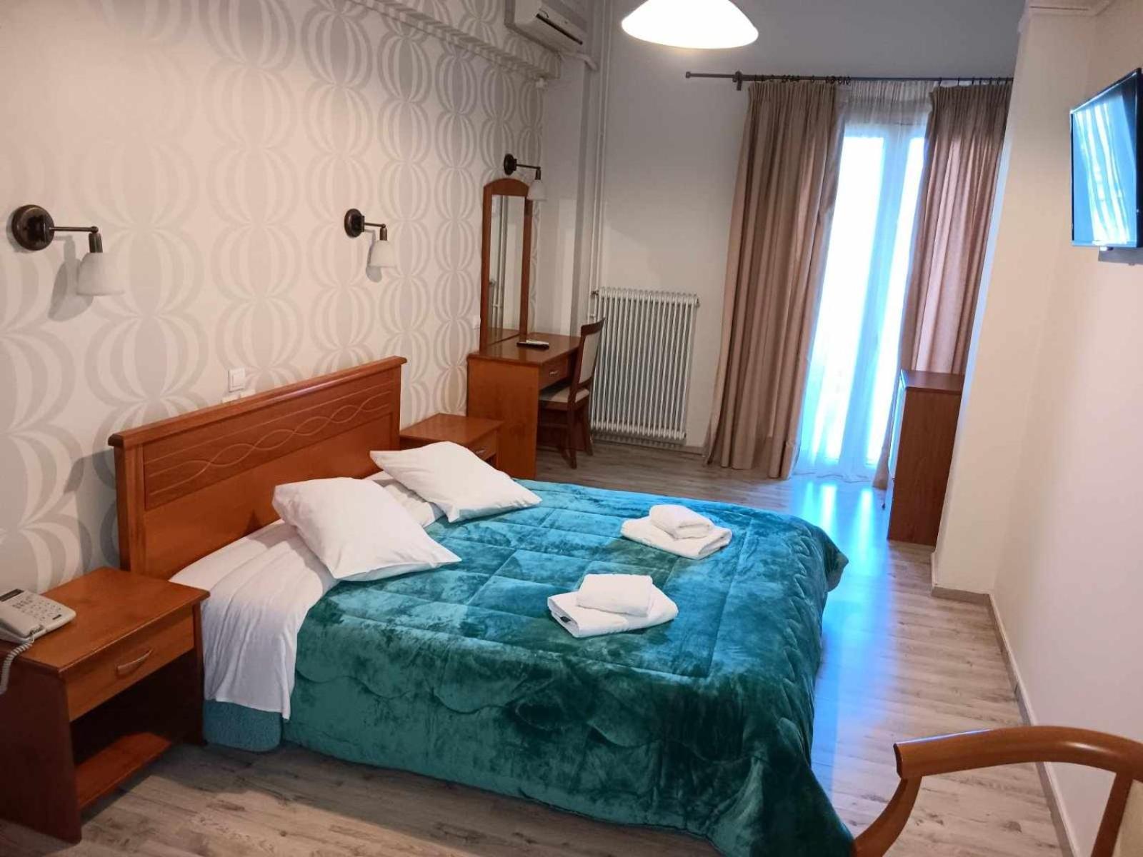 Hotel Liberty Mesolóngion 외부 사진