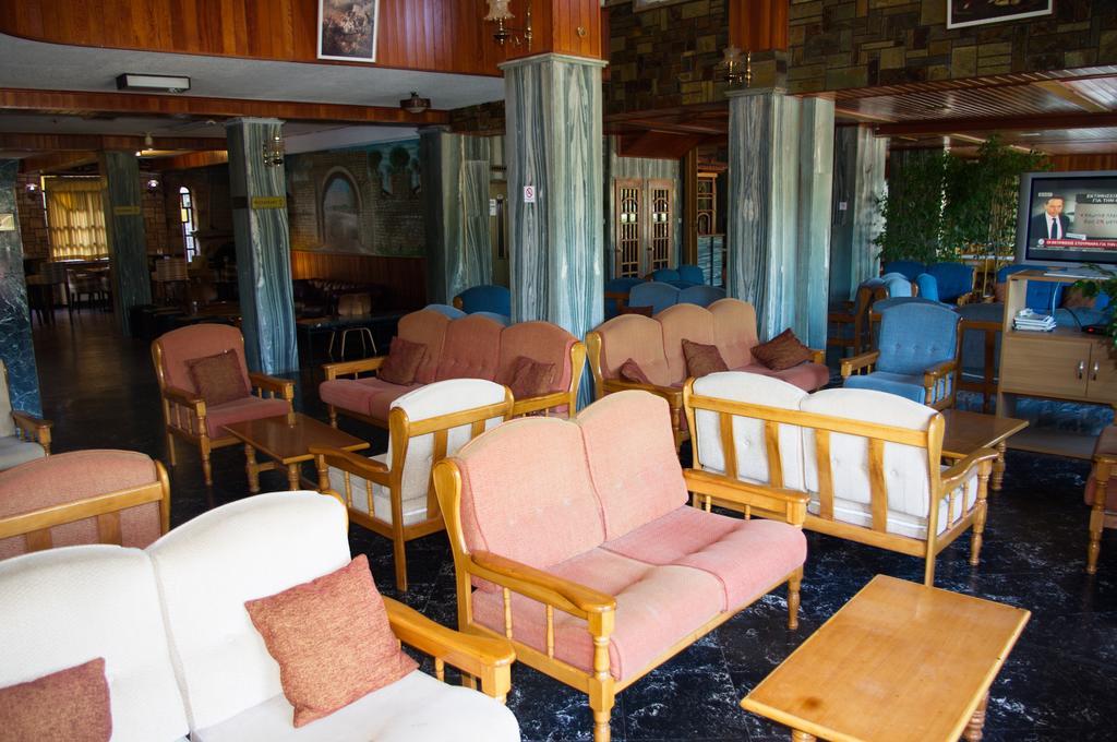 Hotel Liberty Mesolóngion 외부 사진