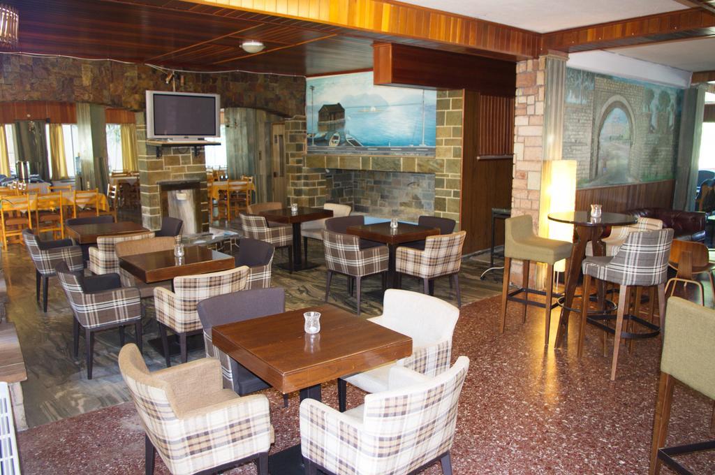 Hotel Liberty Mesolóngion 외부 사진