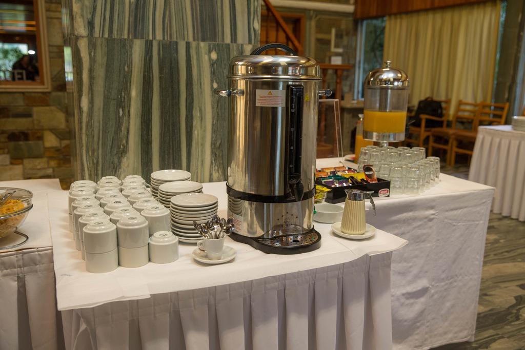 Hotel Liberty Mesolóngion 외부 사진