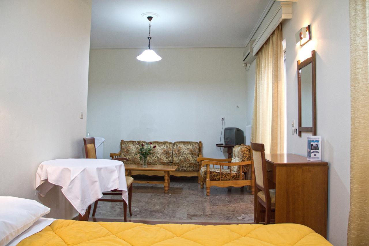 Hotel Liberty Mesolóngion 외부 사진