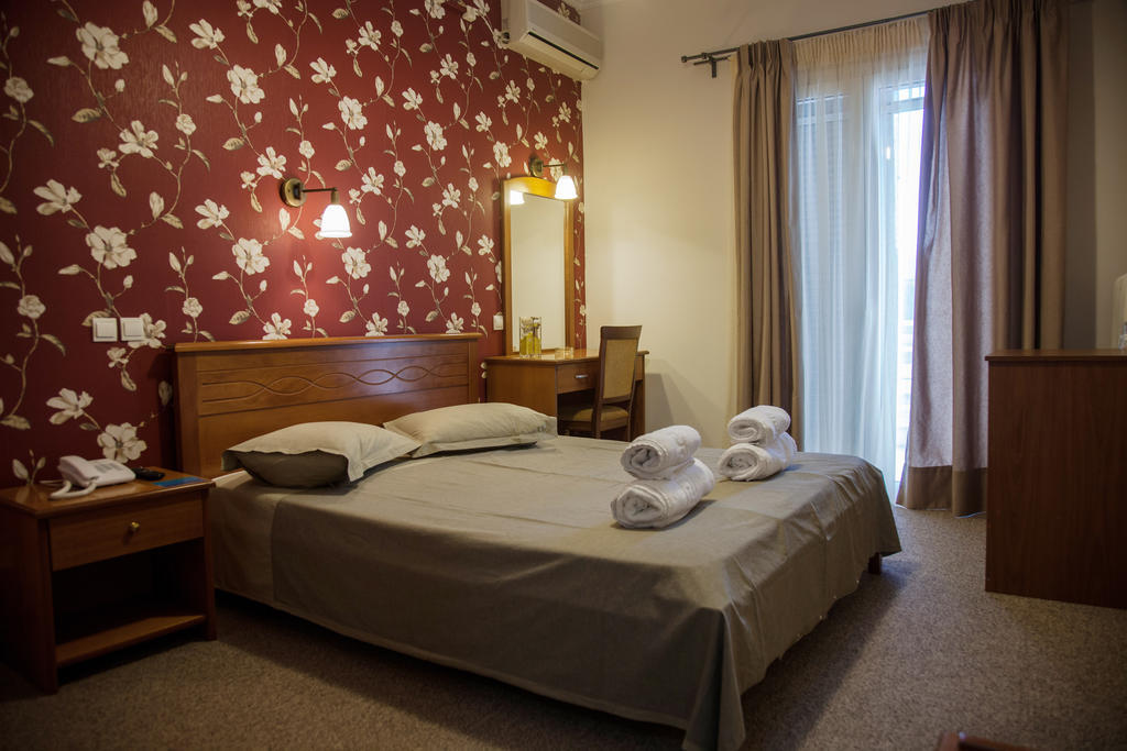 Hotel Liberty Mesolóngion 외부 사진